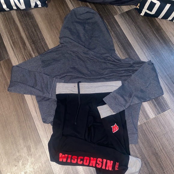 Wisconsin Badgers Hoodie and Joggers Set - Picture 5 of 13